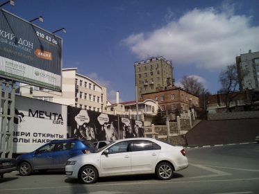 Поцарапали зеркало на машине что делать